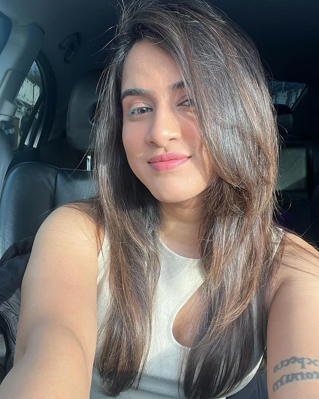 Vedika Escorts Service – Indian escort in Mumbai — 3 / 5