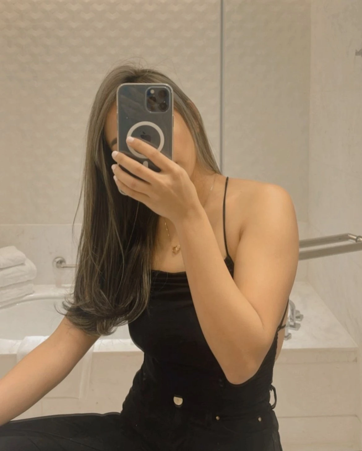 AMIA LATINA (CAN DO 3SUM) – Spanish escort in Mumbai — 3 / 5