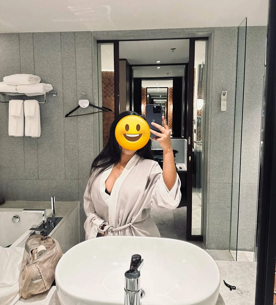 Indigo airhostess.ANAL SEX ALLOWED.REAL. – Indian escort in Hyderabad — 7 / 17