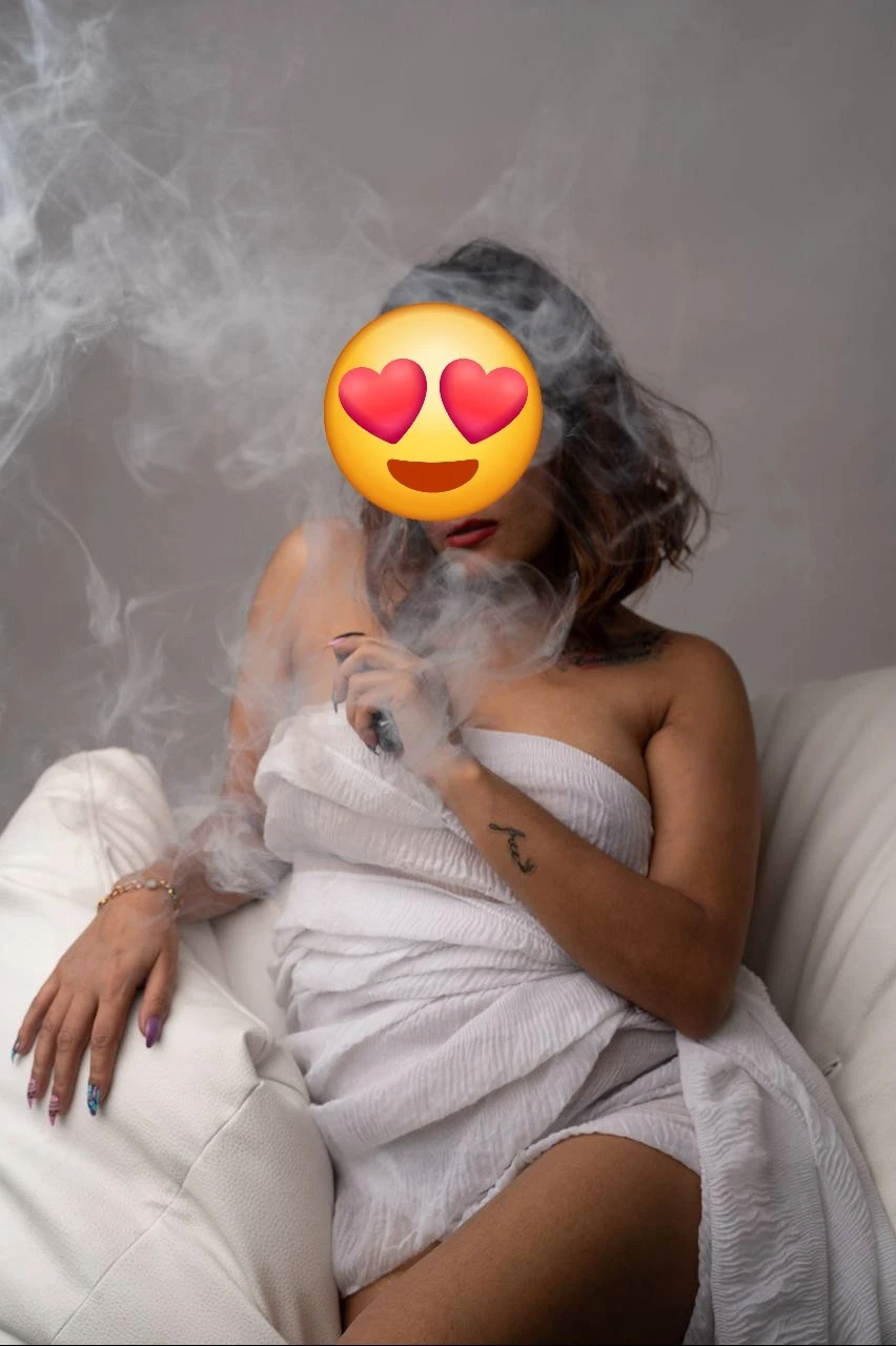 Simran Sharma Cam Queen at Your Service – Indian escort in Mumbai — 10 / 12
