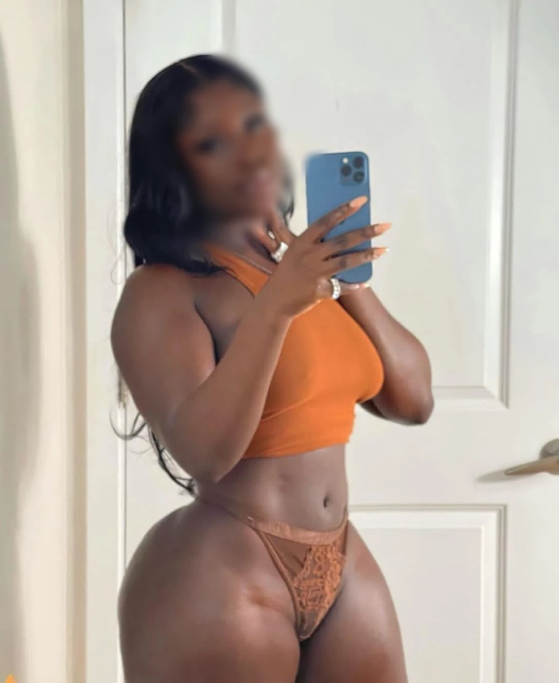 Cam season only – Central African escort in Mauritius — 3 / 5