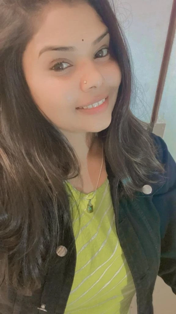 Subhi Independent Call Girl, Hyderabad – Indian escort in Hyderabad — 1 / 4