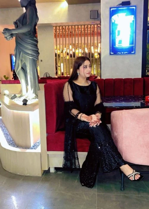 Aliya – Pakistani escort in Karāchi — 2 / 5