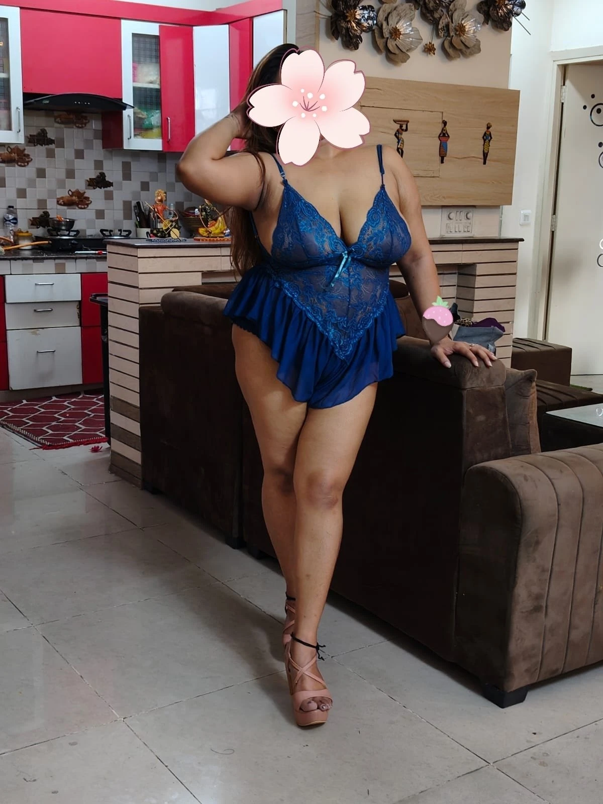 Gauri Sarswat Cam Show & Real Meet – Indian escort in Noida — 5 / 9