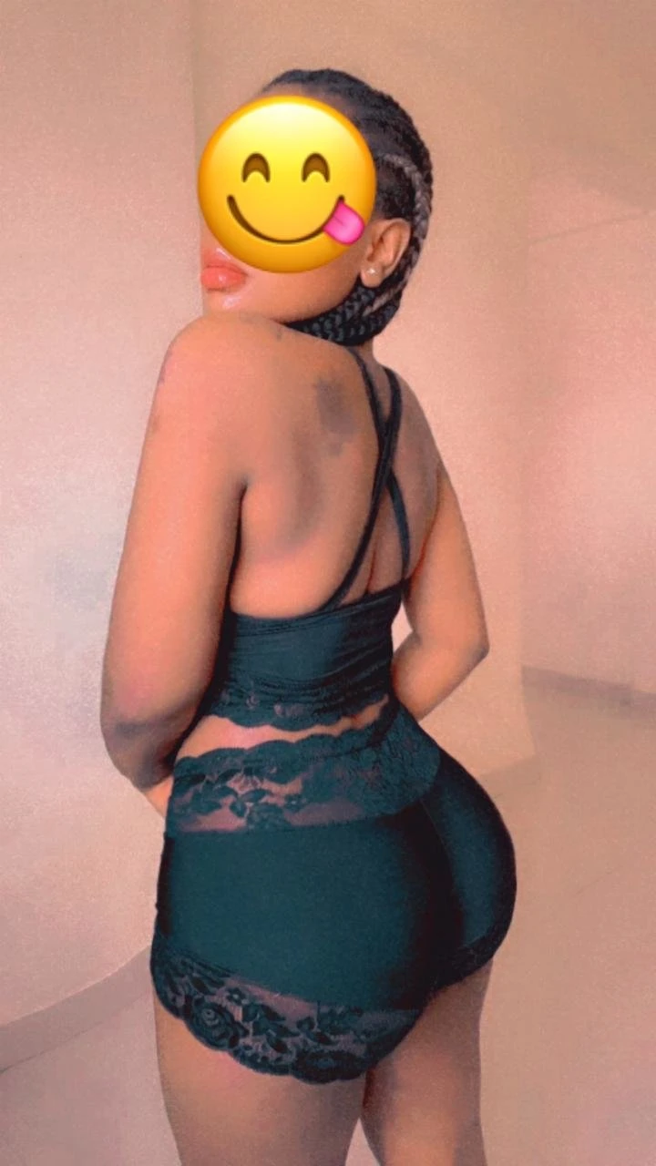 Josephine – South African escort in Kathmandu — 2 / 4