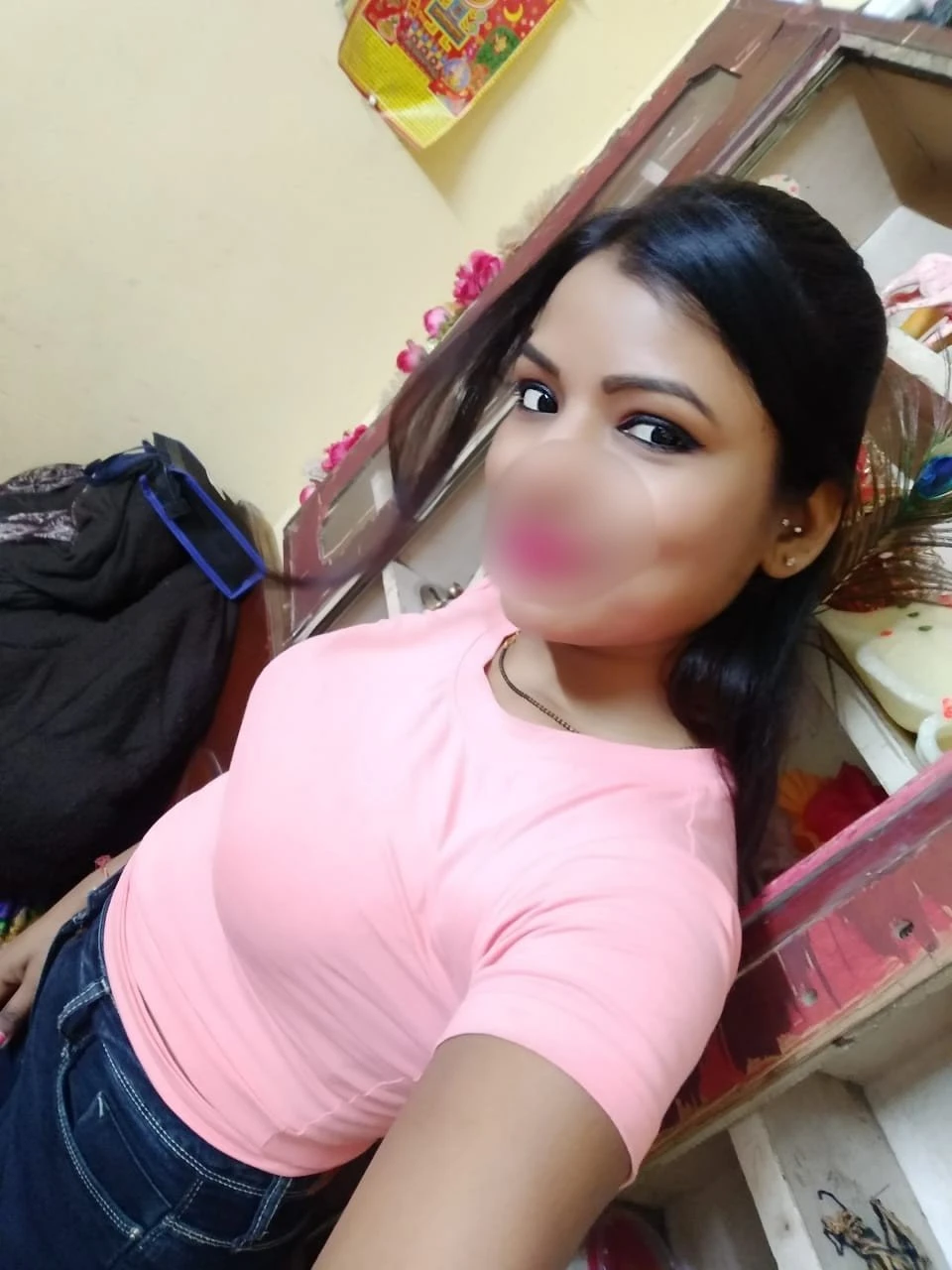 Simran – Indian escort in New Delhi — 1 / 4