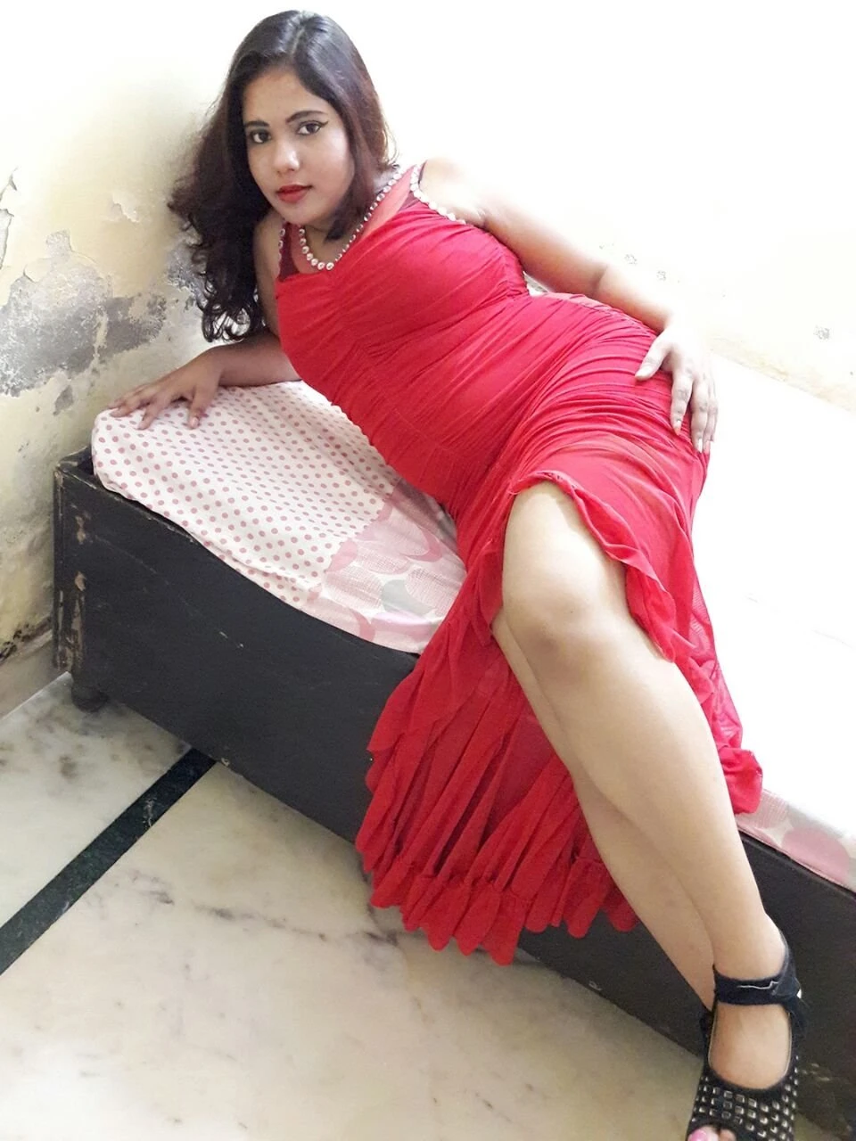 Eshita Arora in South Delhi – Indian escort in New Delhi — 2 / 4