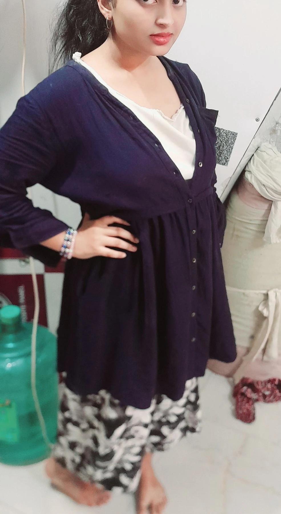 Yazlin – Indian escort in Mumbai — 1 / 4