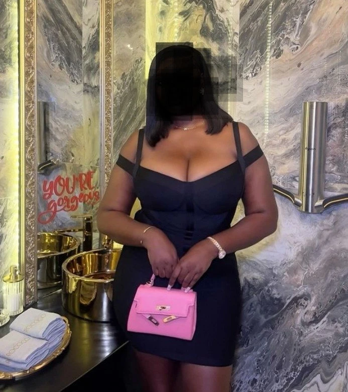 Angie Hot African Girl – South African escort in Hyderabad — 3 / 9