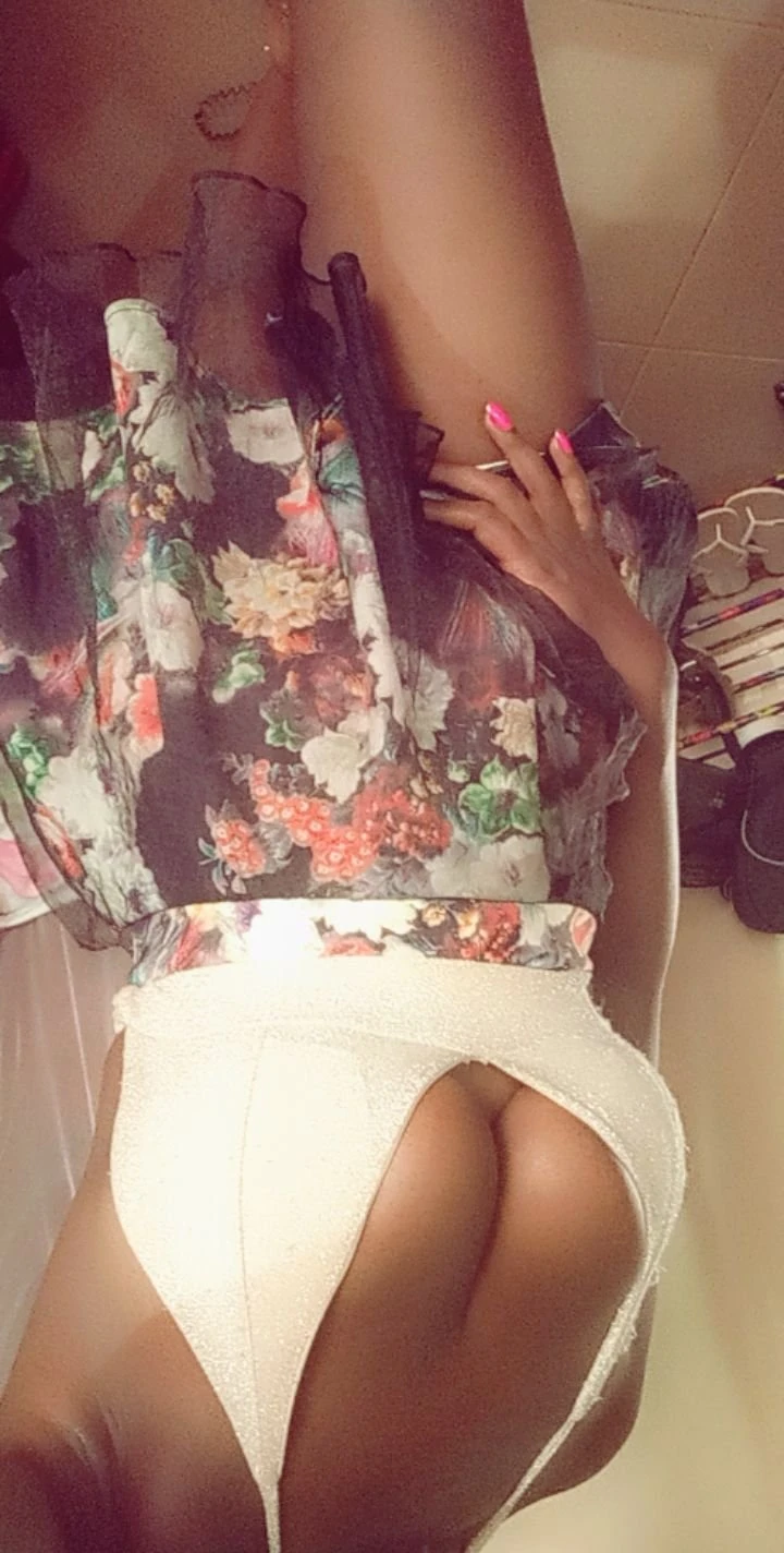 Elvanie – Ugandan escort in Colombo — 2 / 5