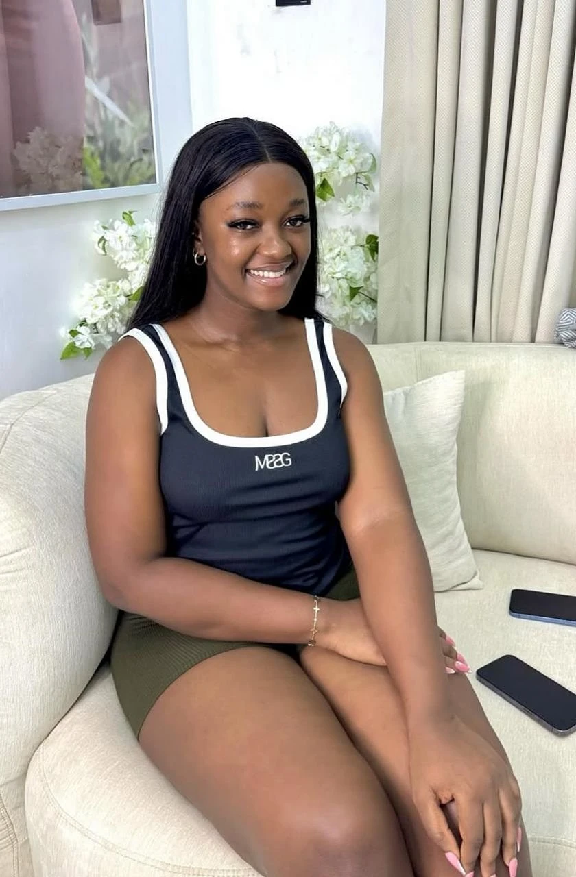 LIZ, THE CURVY QUEEN 🇺🇬 – Ugandan escort in Kathmandu — 3 / 4