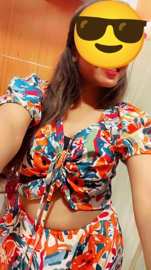 Tanya College Girl (Independent) – Indian escort in New Delhi — 6 / 8