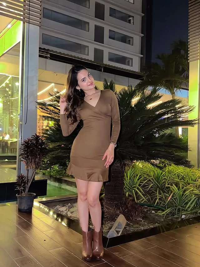 Prachi – Indian escort in Hyderabad — 3 / 4
