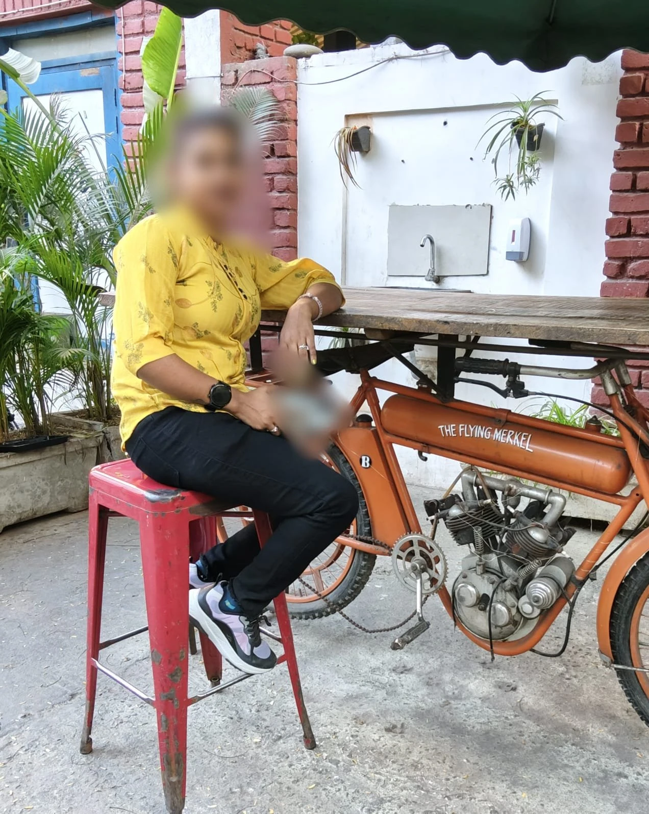 Vaishu – Indian escort in Hyderabad — 4 / 5
