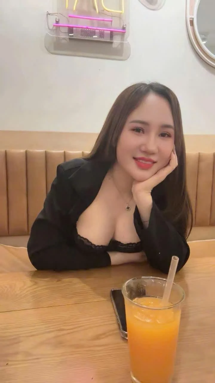 Ngth Hot Ass Hot Body 69 Cim Rim – Vietnamese escort in Ho Chi Minh City — 5 / 11