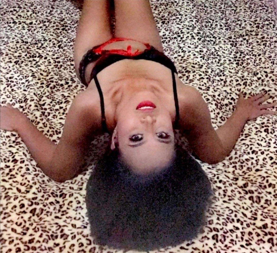 Kinky Wet Pussy – escort in Macao — 2 / 3