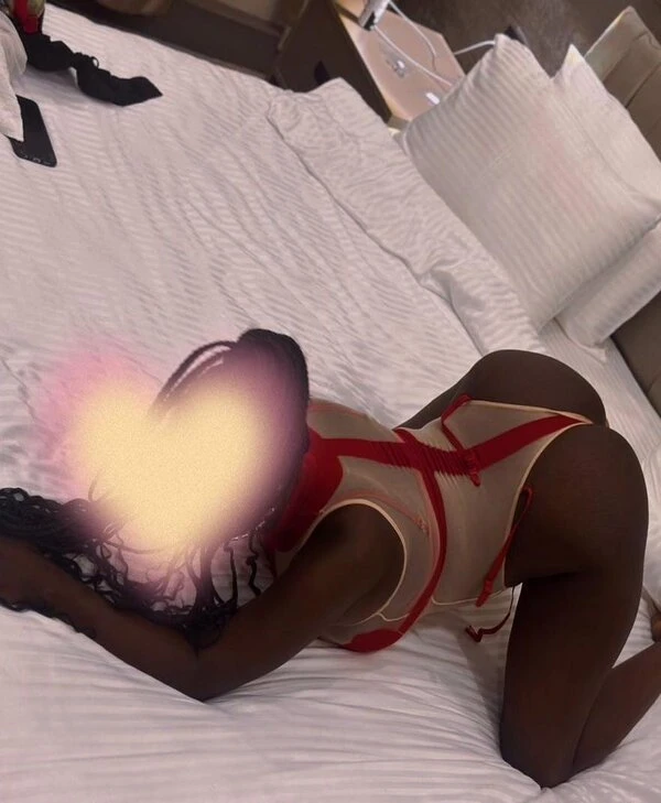 Nikita – Malian escort in Casablanca — 4 / 5