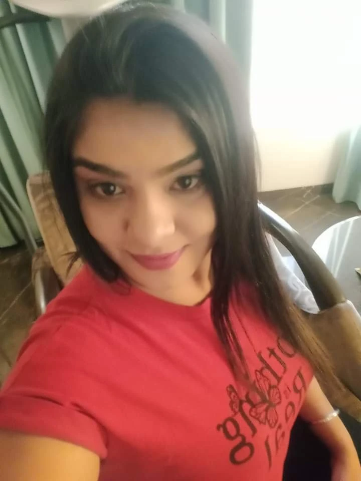 Priya Independent Cam & Meet – Indian escort in Mumbai — 2 / 3