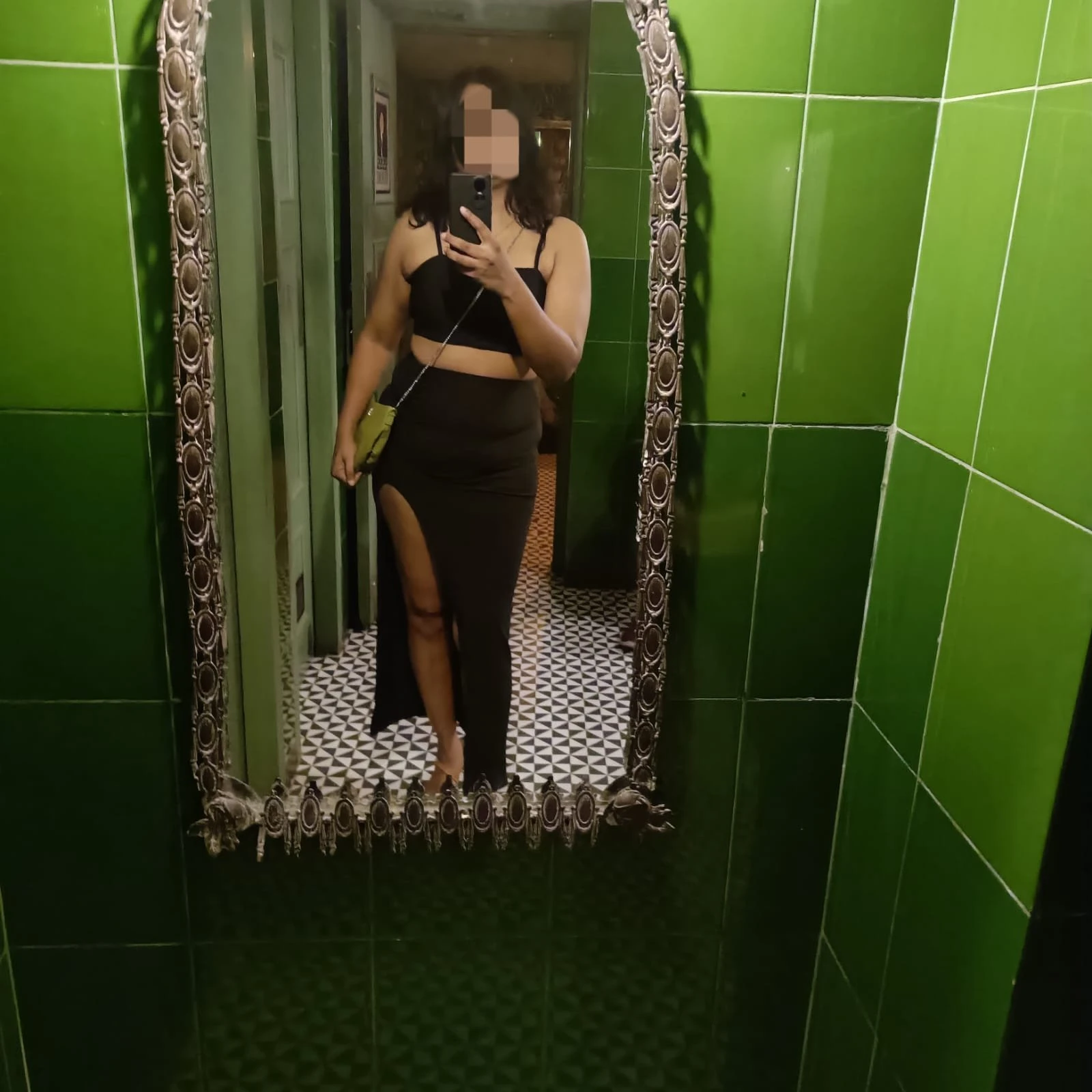 Dip Tee – Indian escort in Mumbai — 3 / 5