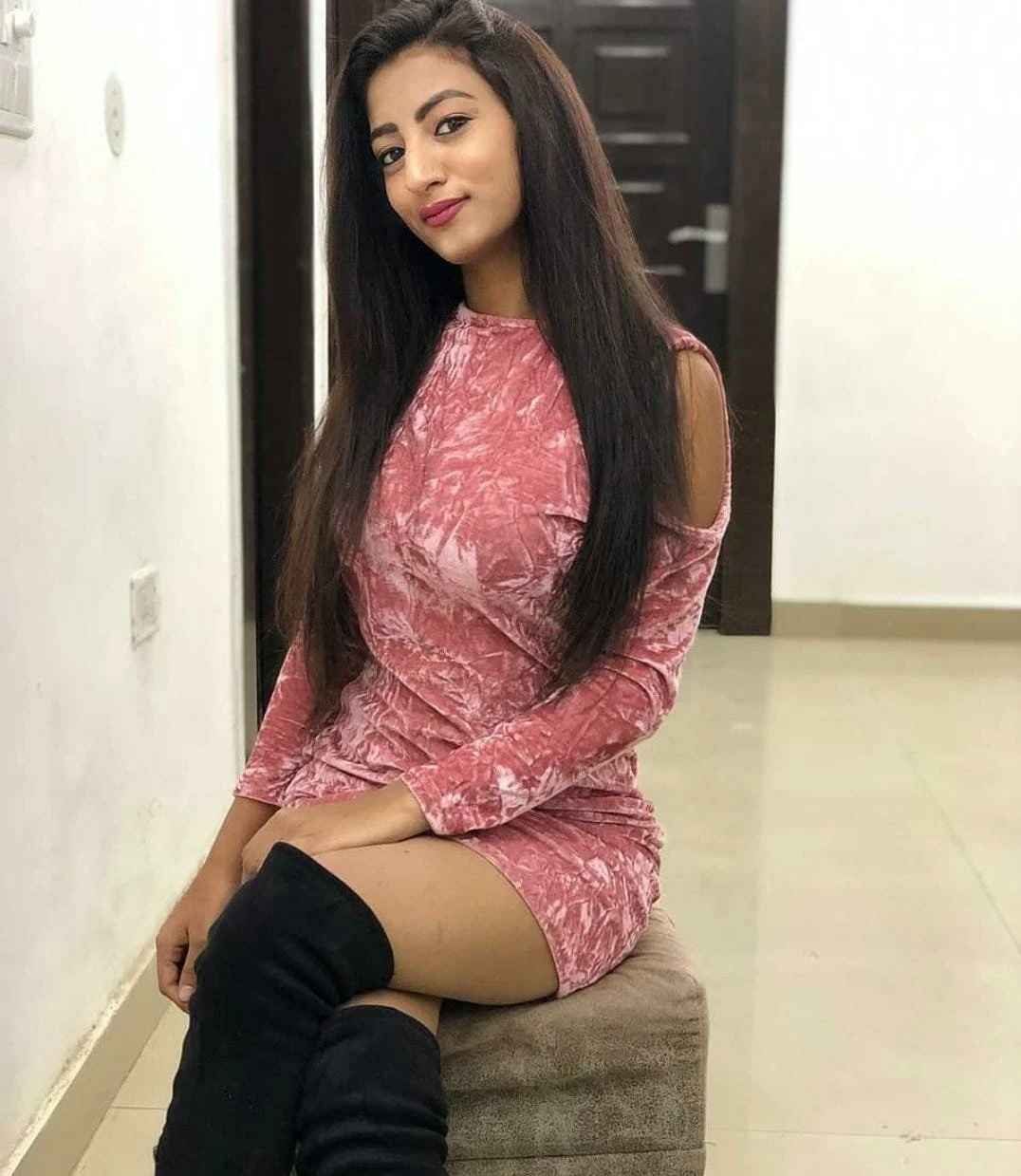 Anjali Patel – Indian escort in Mumbai — 4 / 8