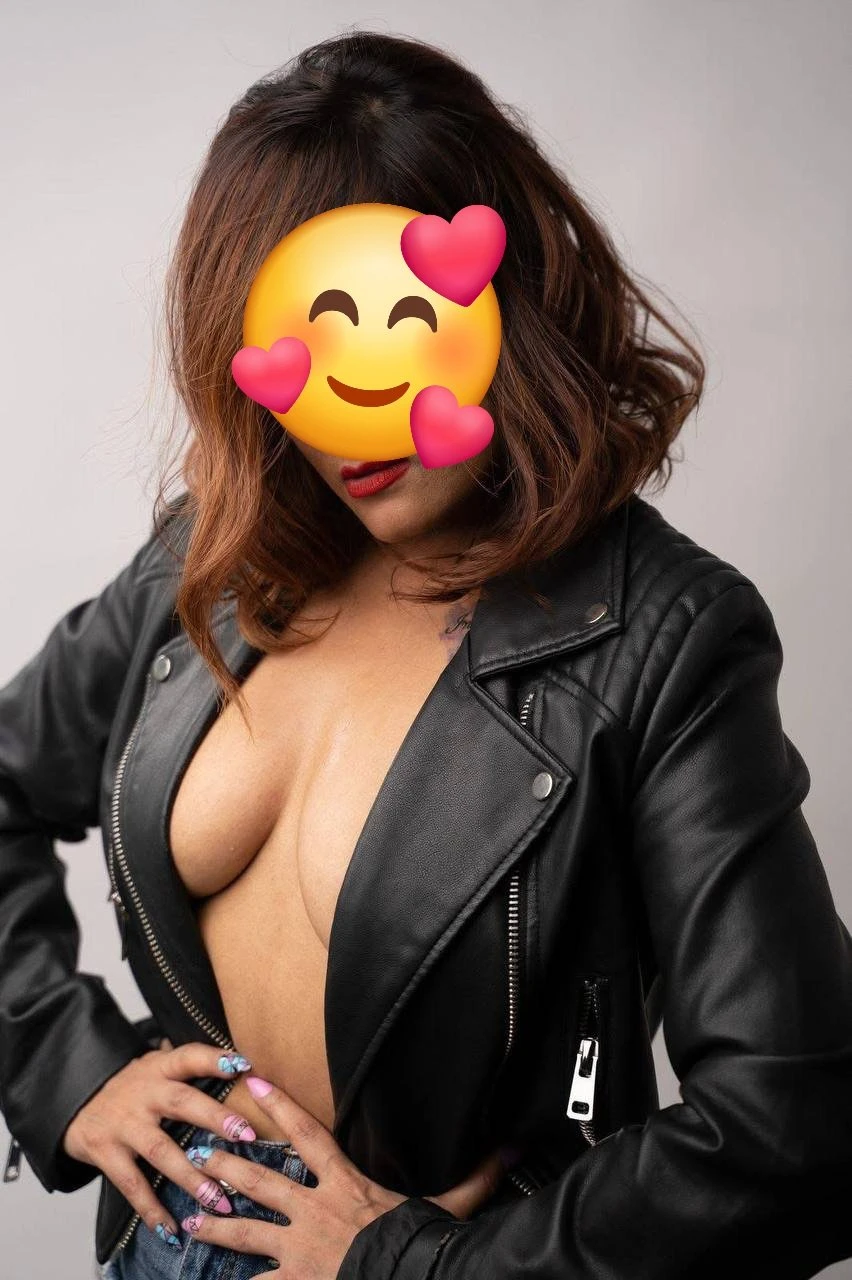 Simran Sharma Cam Queen at Your Service – Indian escort in Mumbai — 5 / 12