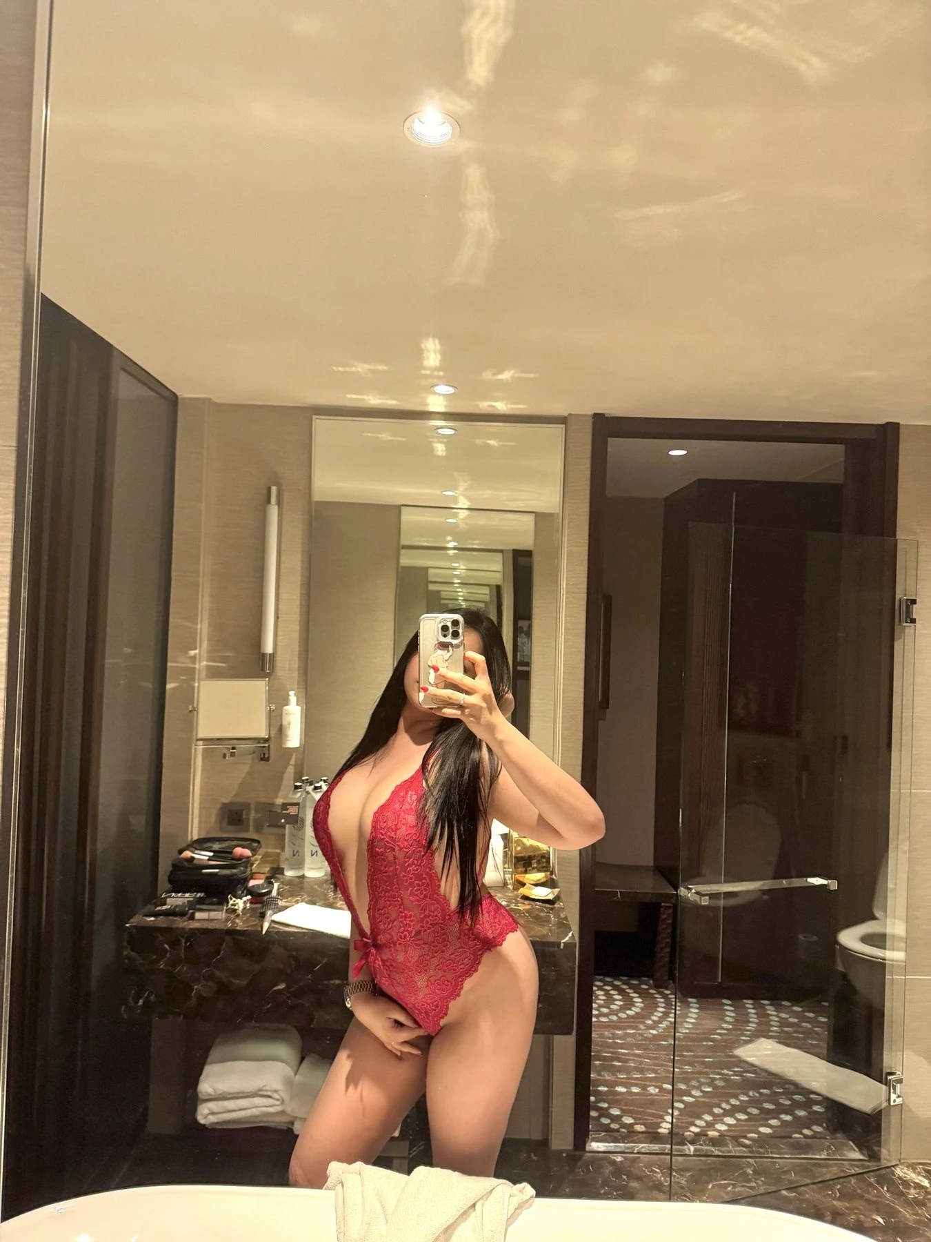 MIA 🇨🇴 – American escort in Macao — 9 / 29
