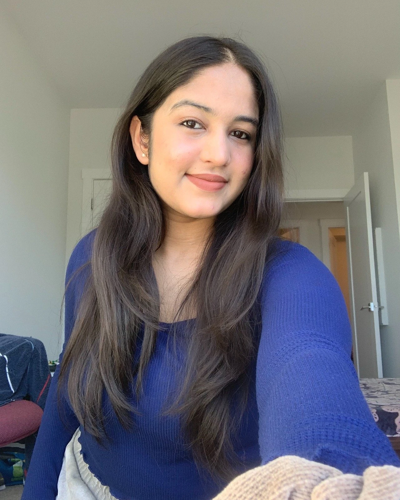 Nidhi – Indian escort in Vadodara — 2 / 3