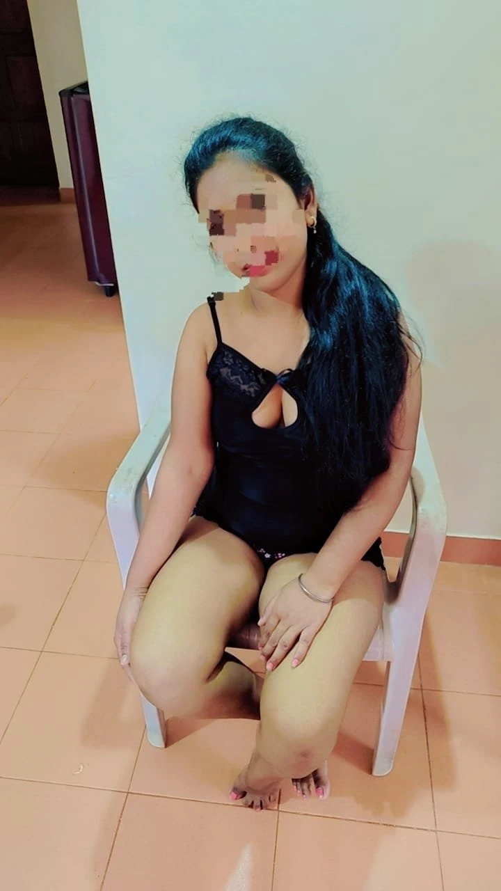 Squiting Queen Ekta – Indian escort in New Delhi — 3 / 6
