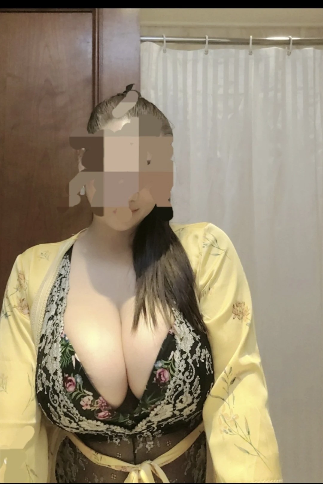 Busty aby – Filipino escort in Hong Kong — 4 / 12