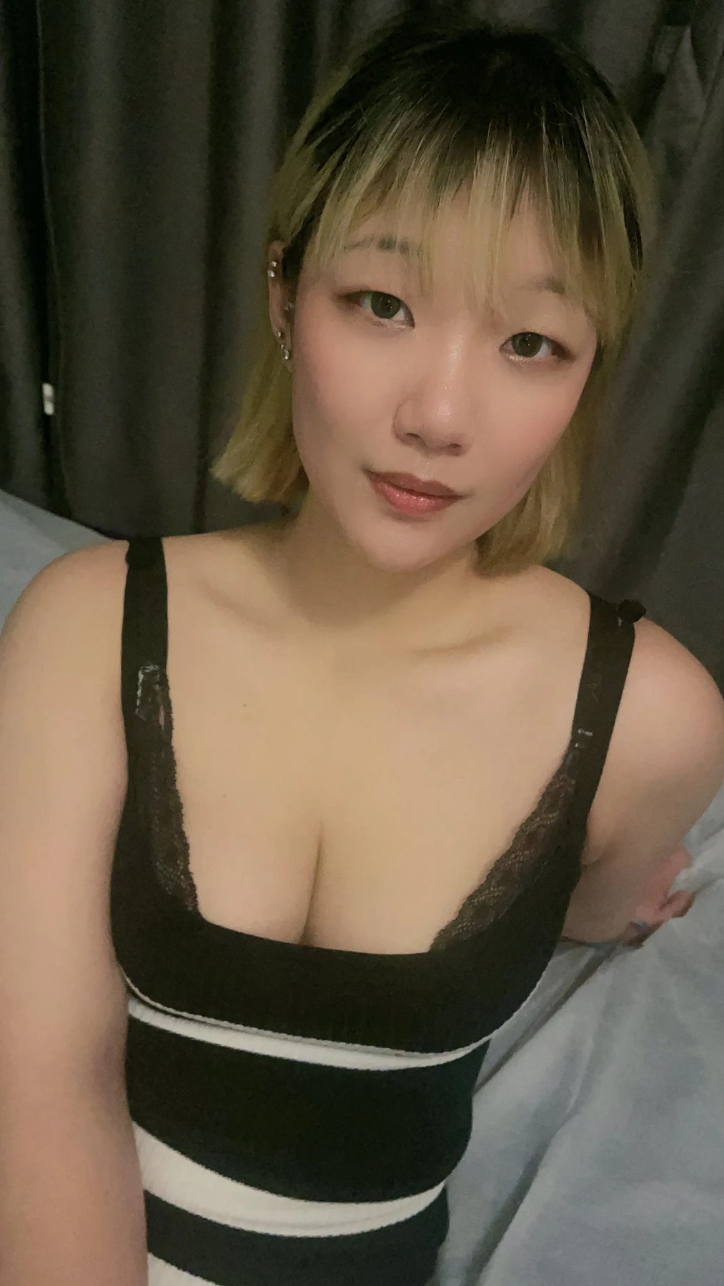 Ellie – Chinese escort in Hong Kong — 2 / 6