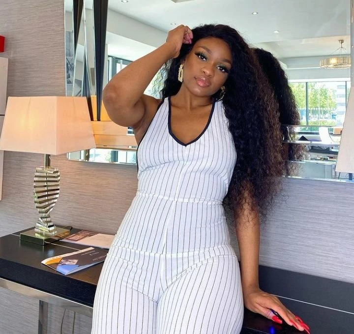 Jenny – Tanzanian escort in Beirut — 4 / 5