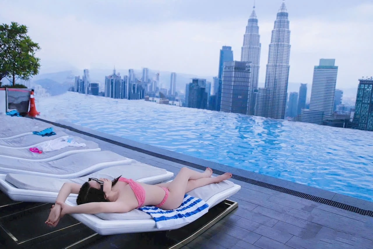 Tina – Vietnamese escort in Hanoi — 5 / 10
