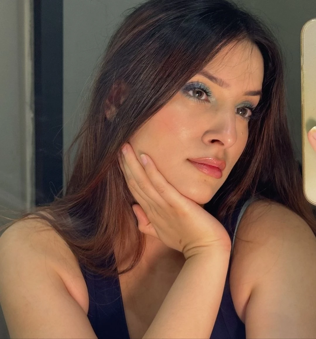Independent shiri Cam Show / Reel Meet – Indian escort in New Delhi — 1 / 4