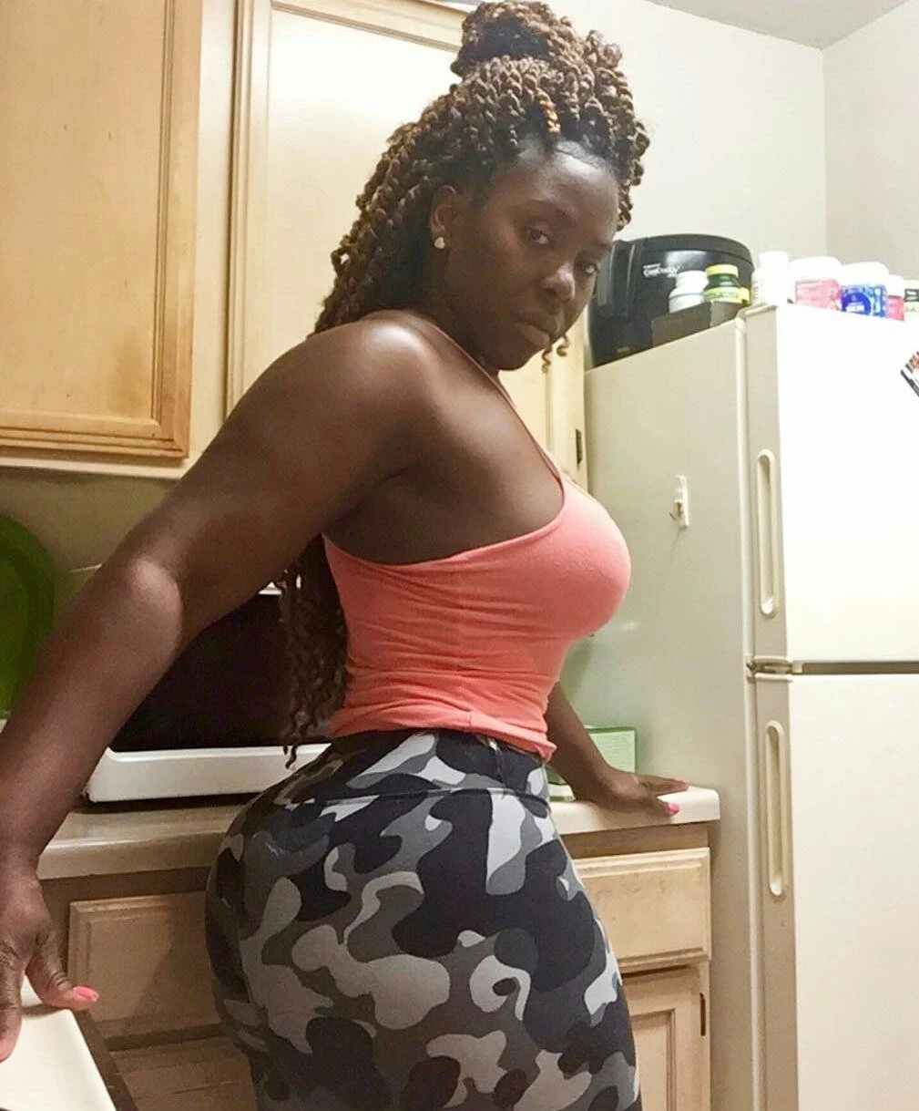 Prossy – Kenyan escort in New Delhi — 2 / 4