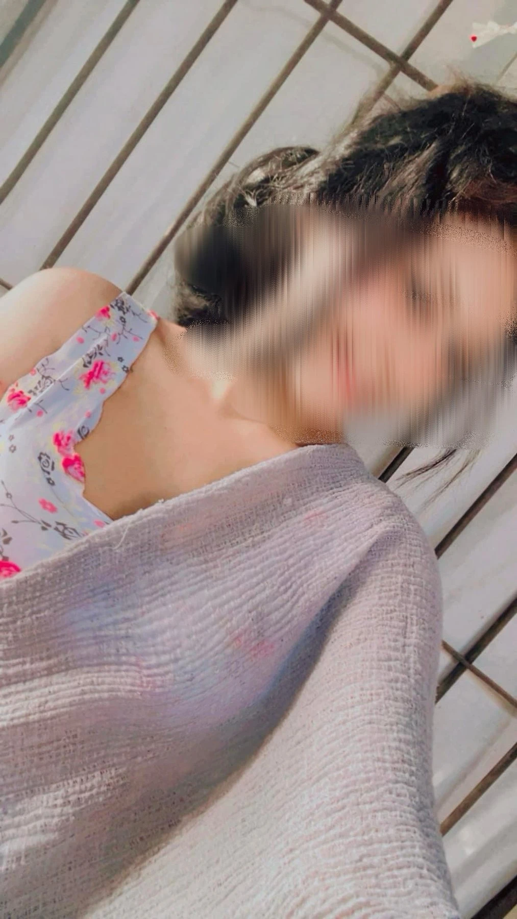 Lihini a Teen Looking Slim Girl – Sri Lankan escort in Colombo — 5 / 6