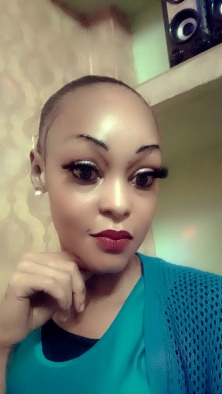 Red❤ – Rwandan escort in New Delhi — 3 / 9