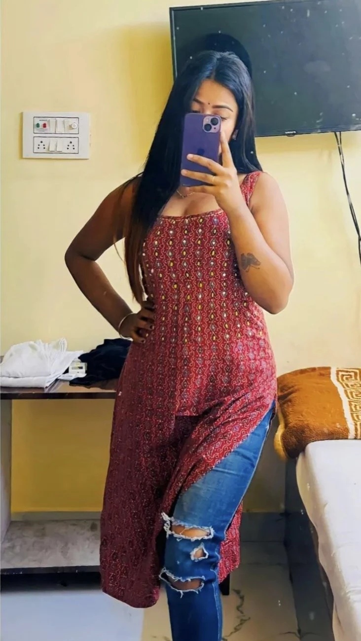 AIR HOSTESS (Cam🥰&meet) – Indian escort in Pune — 2 / 3