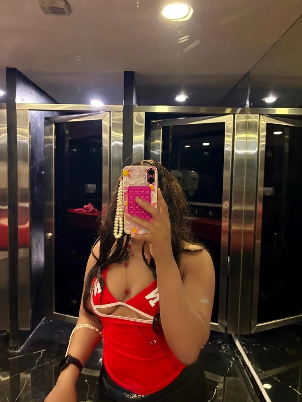 Vivian from Goparasanallur – South African escort in Chennai — 2 / 7