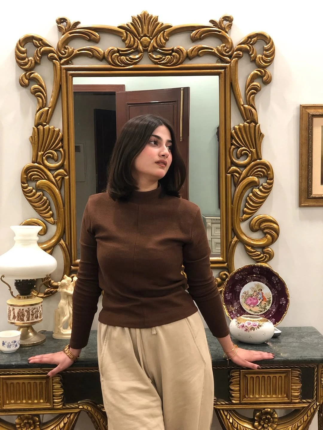 Smriti Sharma – Indian escort in New Delhi — 4 / 6