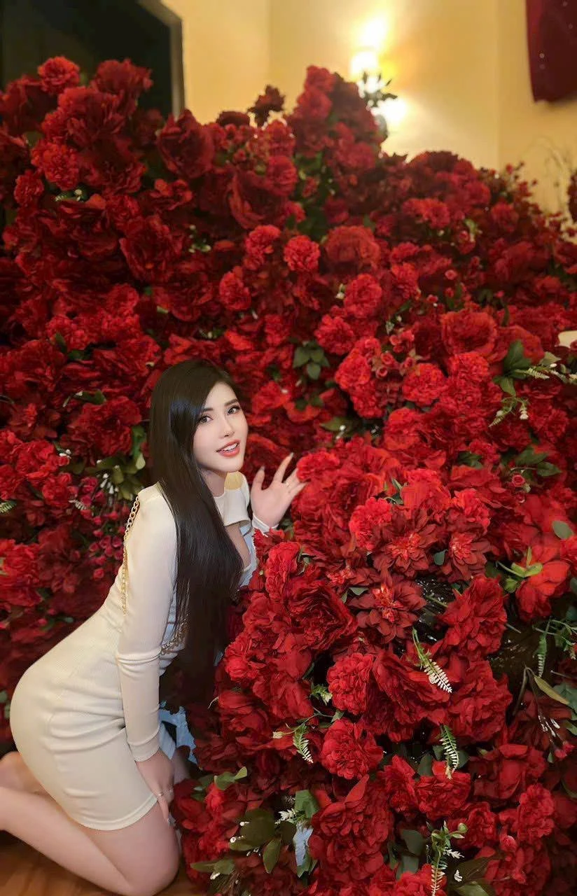 T Iti – Vietnamese escort in Ho Chi Minh City — 10 / 12