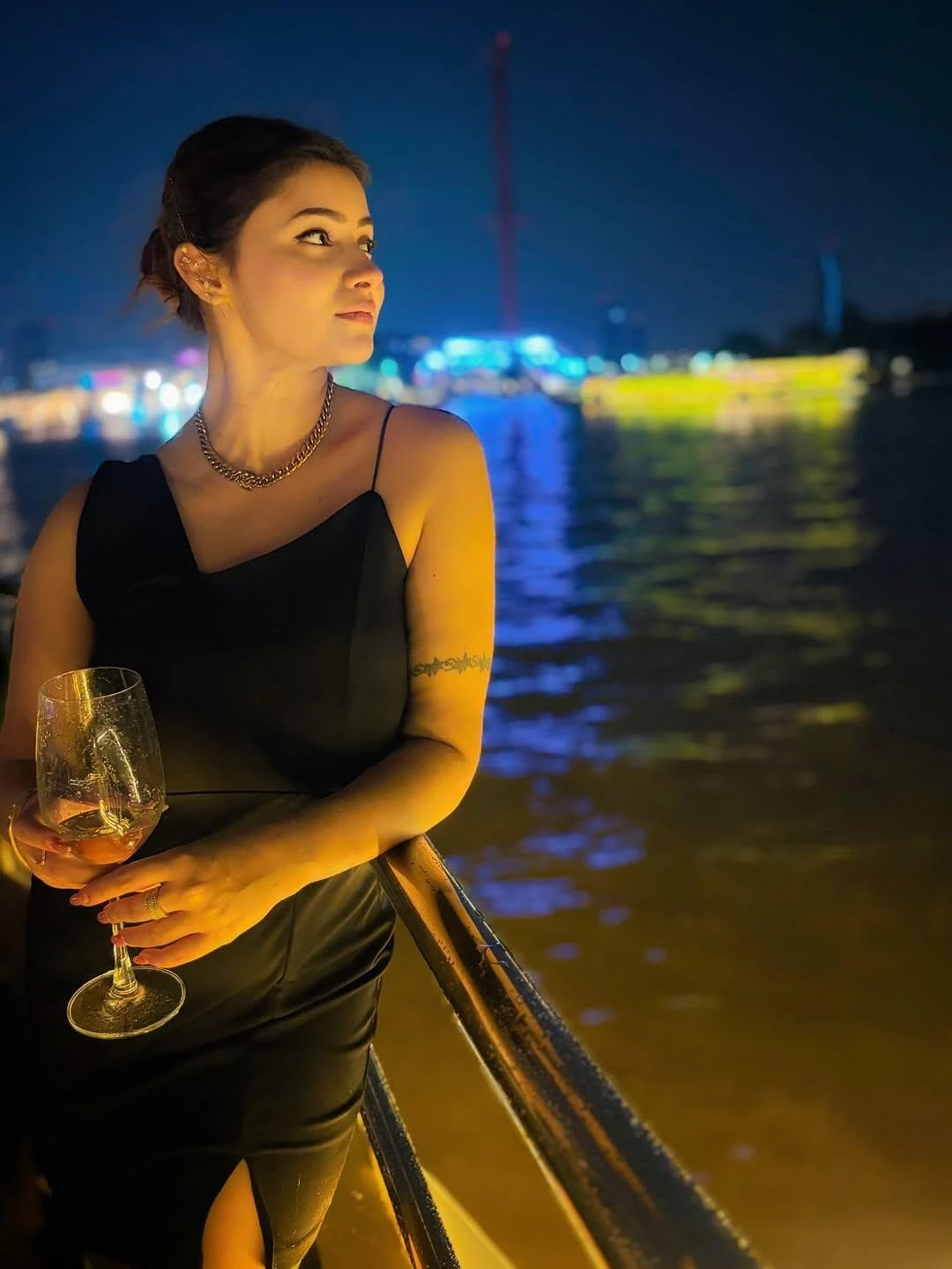 Shruti Available Escort – Indian escort in Navi Mumbai, Escort, Navi Mumbai