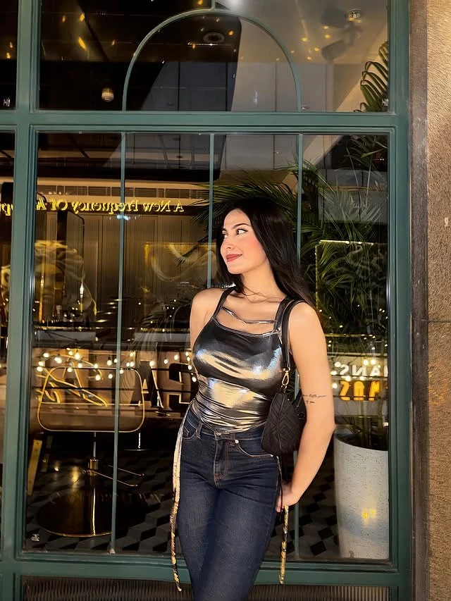 Vanshika – Indian escort in Mumbai — 2 / 7