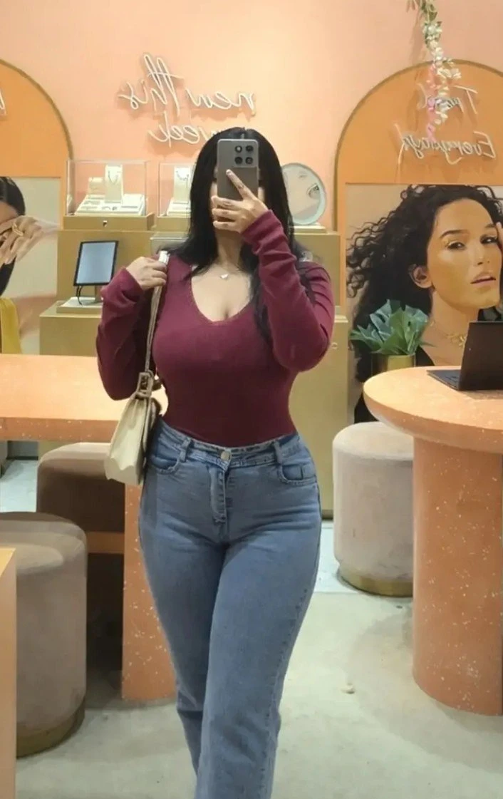 Nikita – Indian escort in Mumbai — 5 / 6