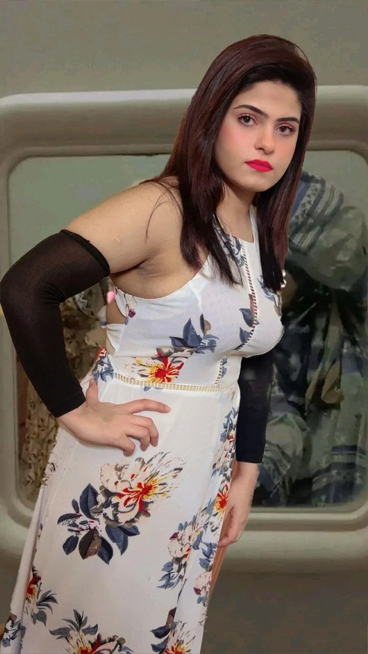 Aira Khan – Pakistani escort in Islamabad — 2 / 3