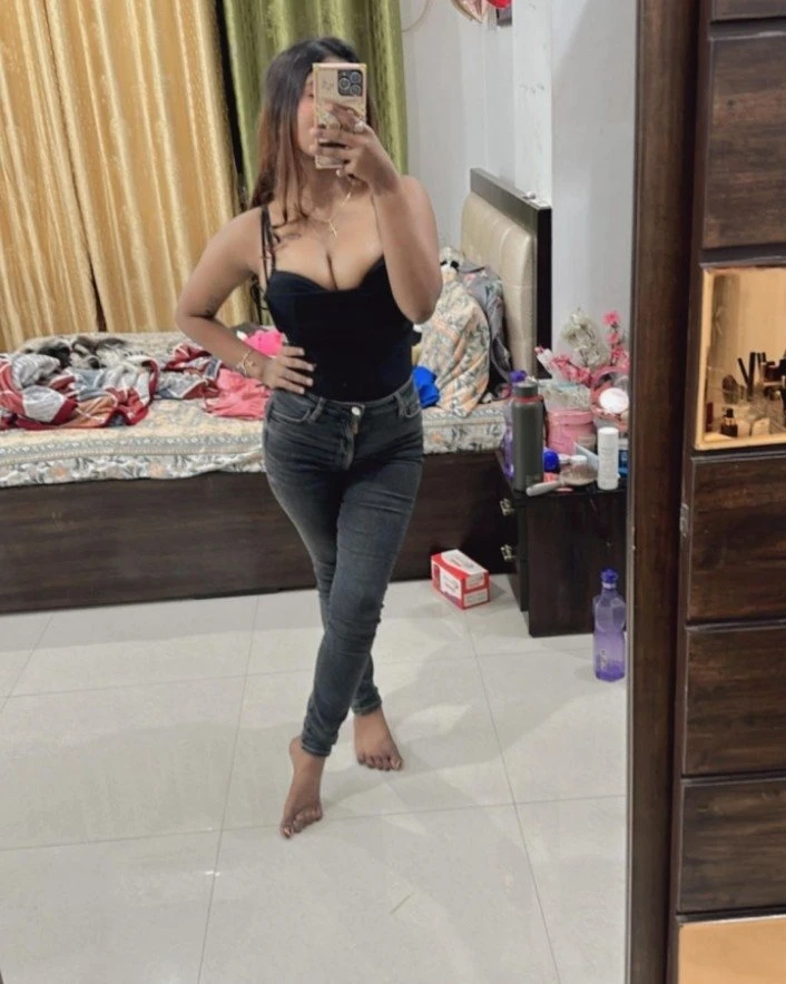 Real meet and cam show – Indian escort in Hyderabad — 2 / 4