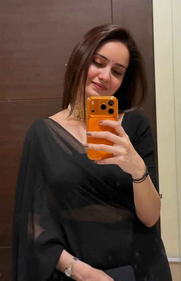 Kavya – Indian escort in Hyderabad — 4 / 5
