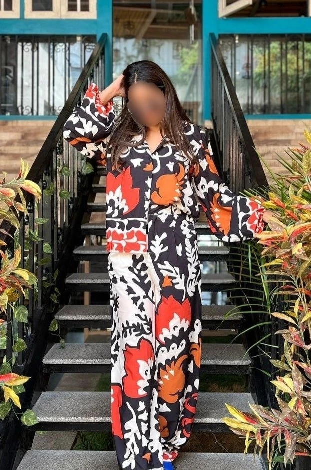 Priyanshi. Cam service or Real meet – Indian escort in Gurgaon — 2 / 3
