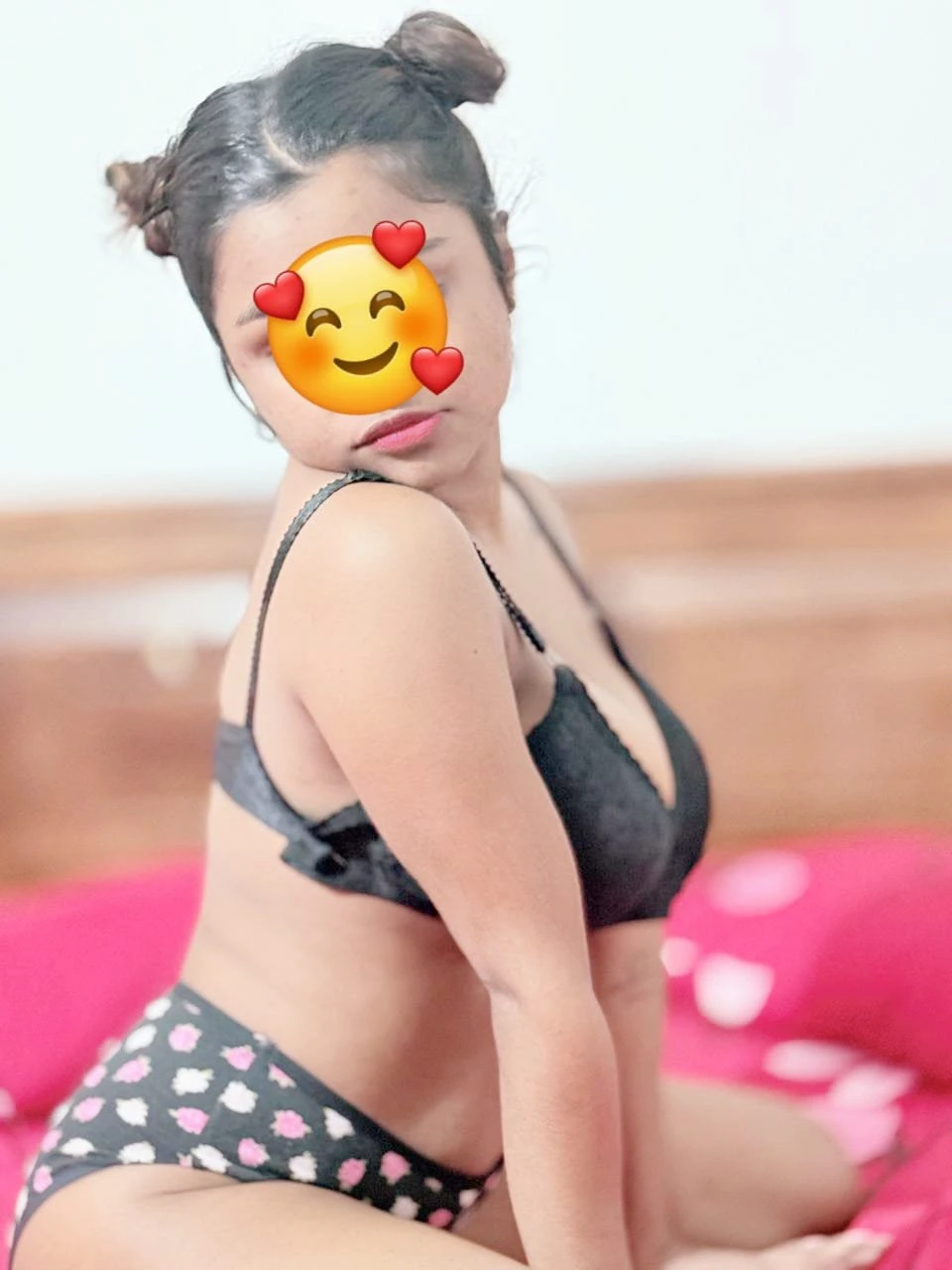 Now Her Shenu Meeup and Cam Session – Sri Lankan escort in Colombo, Escort, Colombo