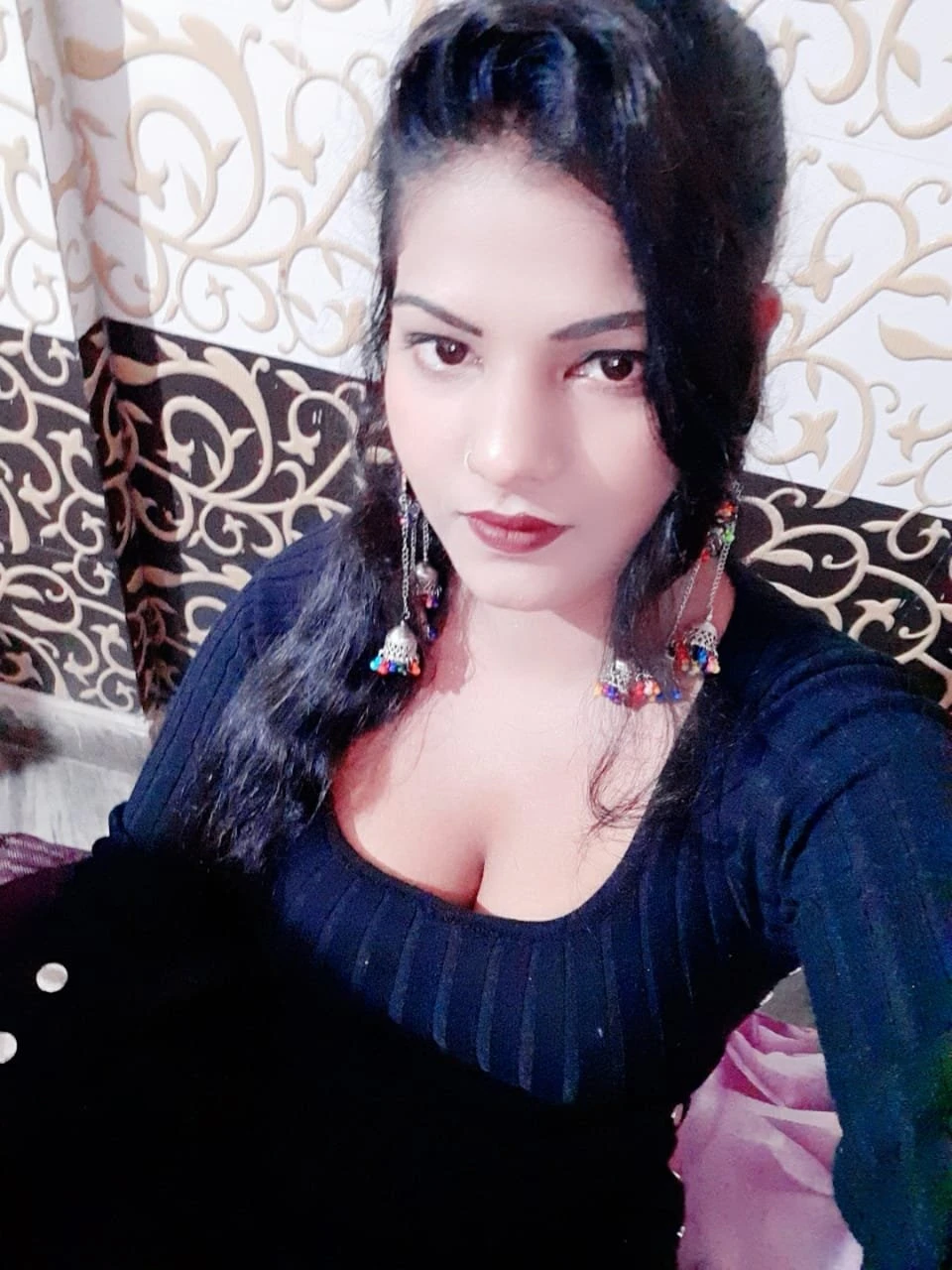 Khushisharma192021 – Indian escort in Mumbai — 1 / 7