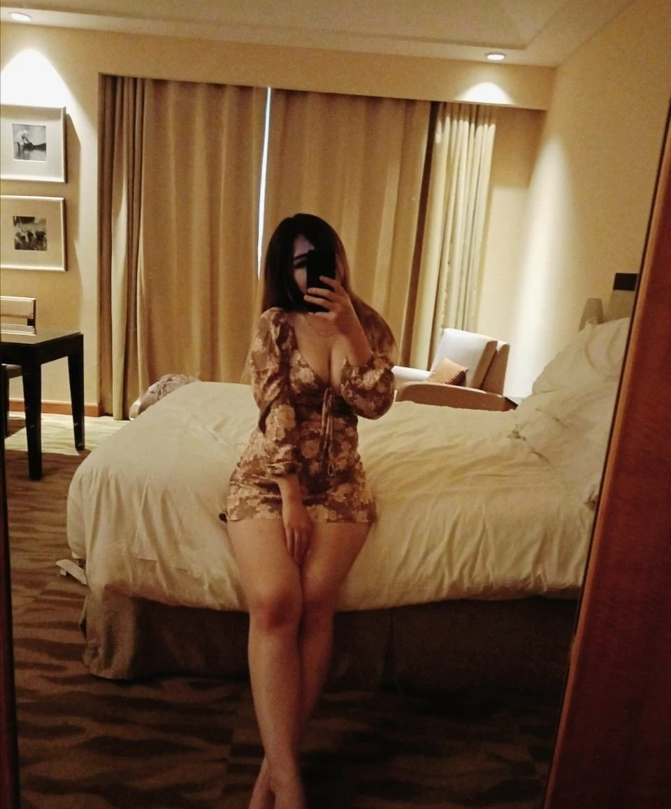 Nisha – Indian escort in Mumbai — 11 / 18